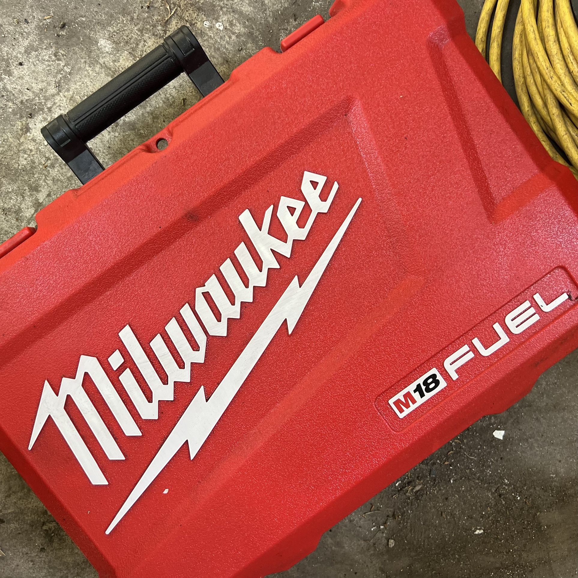 Milwaukee M18 FUEL Hard Case + Handle