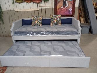 Daybed With Trundle And Mattresses 
