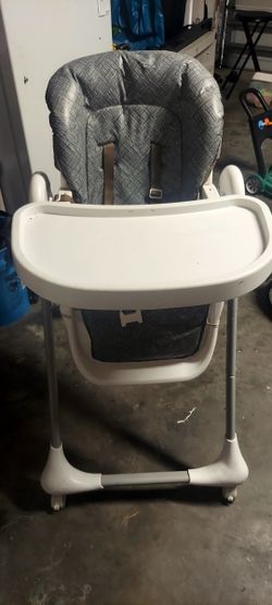 Safety 1st Grow & Go high chair