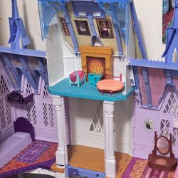 Elsa Doll House Only Played With One Time 