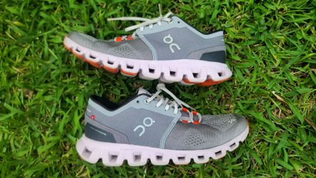 On cloud womens shoes size 7.5