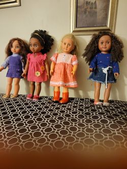 Dolls 12" 🌲🌲🌲 $12 Each 🌲🌲 $12 Cada Una