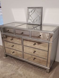 Bedroom Set/10 items