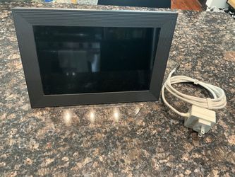 Aura Carver Mat 10.1-inch Digital Picture Frame
