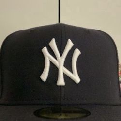 BRAND NEW NEW ERA NEW YORK YANKEES BASEBALL FITTED MLB NBA NFL (SIZE 7 5/8)- $60