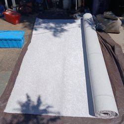 White/Beige Carpet Roll - Approx. 12ft x 40ft