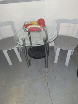 26x26 modern accent  table and chairs