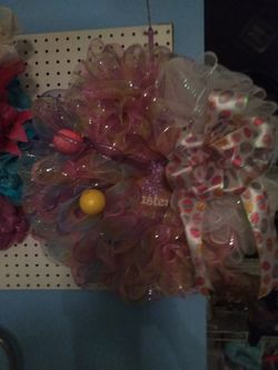 All sizes all colors any occasion any holiday table center piece also starting at ten dollars up to one hundred hit me up for size or color