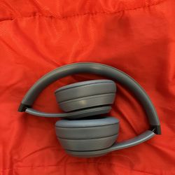 Apple Beats Solo 4