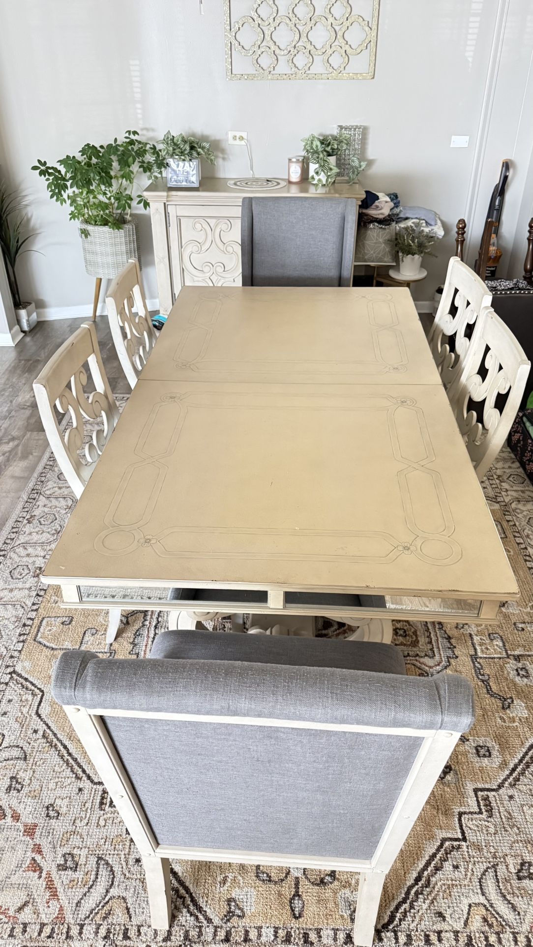 Dinning Room Table 