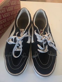 Vans Sk8- Low-Top Sneakers Black and White (Mens 8.5 Women's 10)