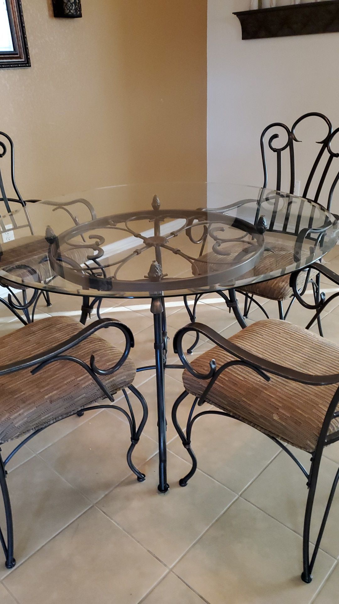 4ft Round Glass Dinning Table