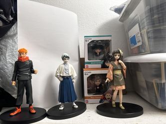Demon slayer figures and JJK