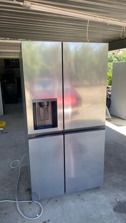 Working Samsung fridge side-by-side like new