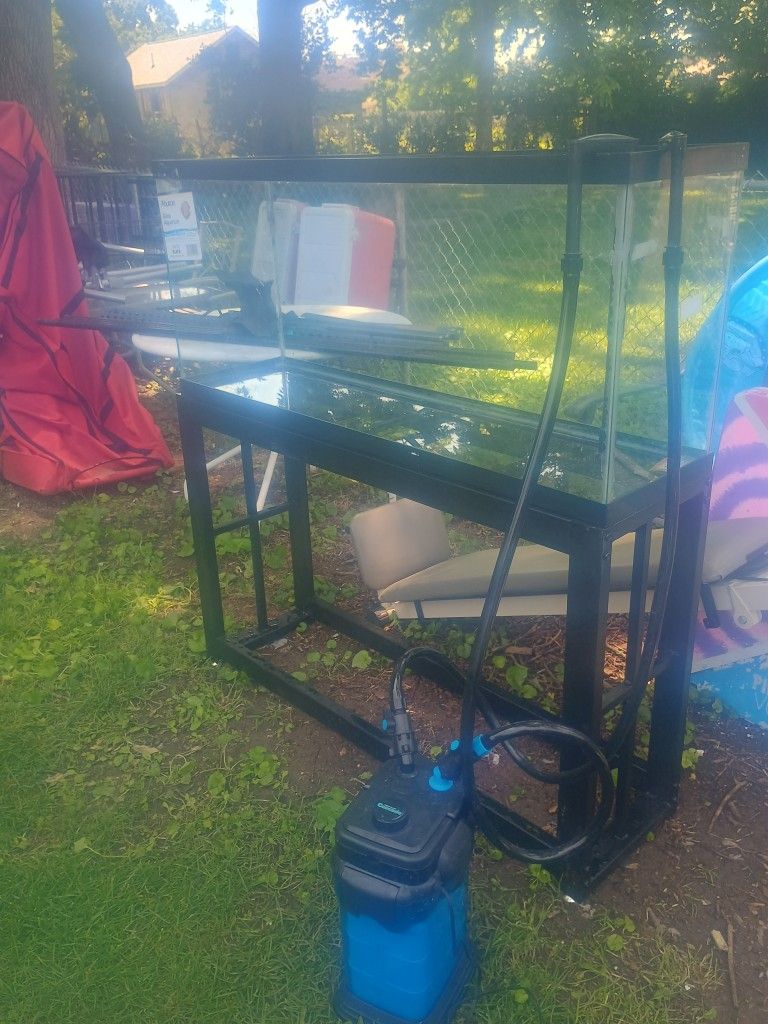 Fish Tank With Stand And Pump 45 Gallon The Pump Is Penn Plex 400 GPH
