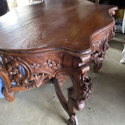 Beautiful Antique Table 