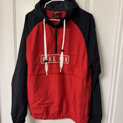 Nike Varsity Windbreaker / Bomber Size Medium 