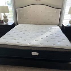 Helix Luxe Dawn King Mattress – Like New, Perfect Condition