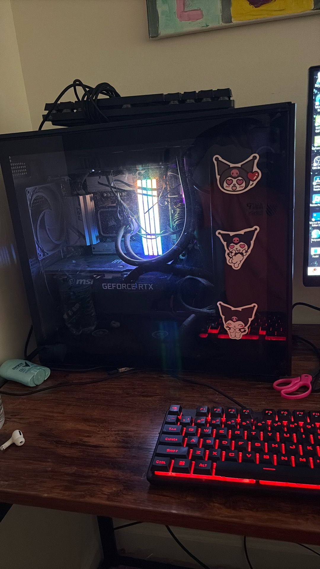 Gaming Pc w/ monitor full and 60% keyboard
