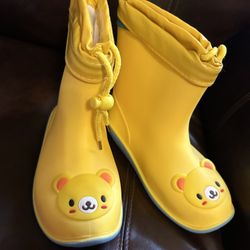 Rain boots with removable liner