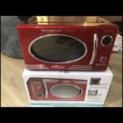 New Nostalgia designer microwave