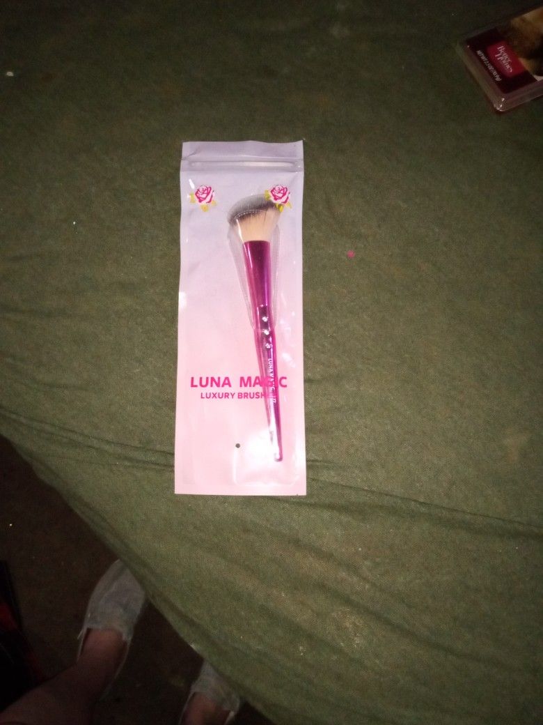 Luna Magic Luxury Brush. New In Package. 