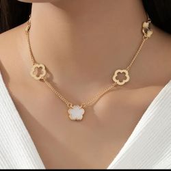 Clover Necklace