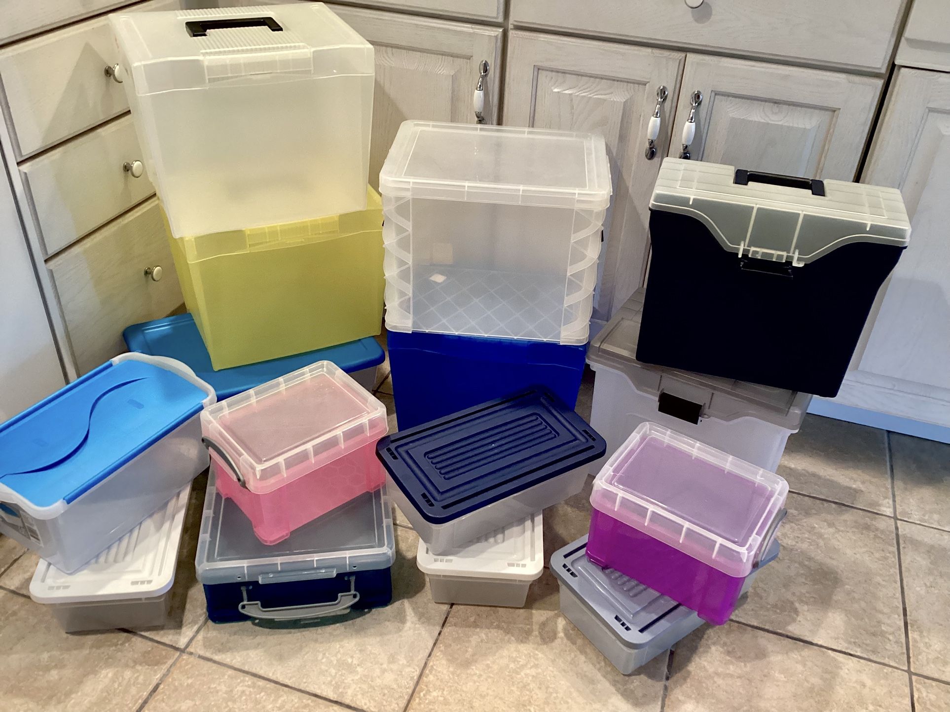15 NEW + Preowned Plastic Storage Containers Lidded Supplies Organizer Boxes
