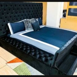Ashley Signature Lindenfield Queen Size Black Velvet Tufted Storage Bed🖤 New Brand🌟Financing✅Mattress Sold Separately ❗️