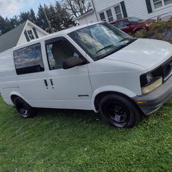 2001 GMC Safari Cargo Van