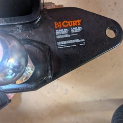  Curt Trailer Hitch 