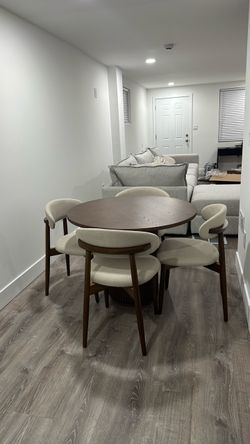 Round Dining Table Set with 4 Chairs
