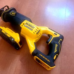 ~BRUSHLESS XR DEWALT RECIPROCATING SAW WITH 20V BATTERY SIMI-NEW IN EXCELLENT WORKING CONDITION~