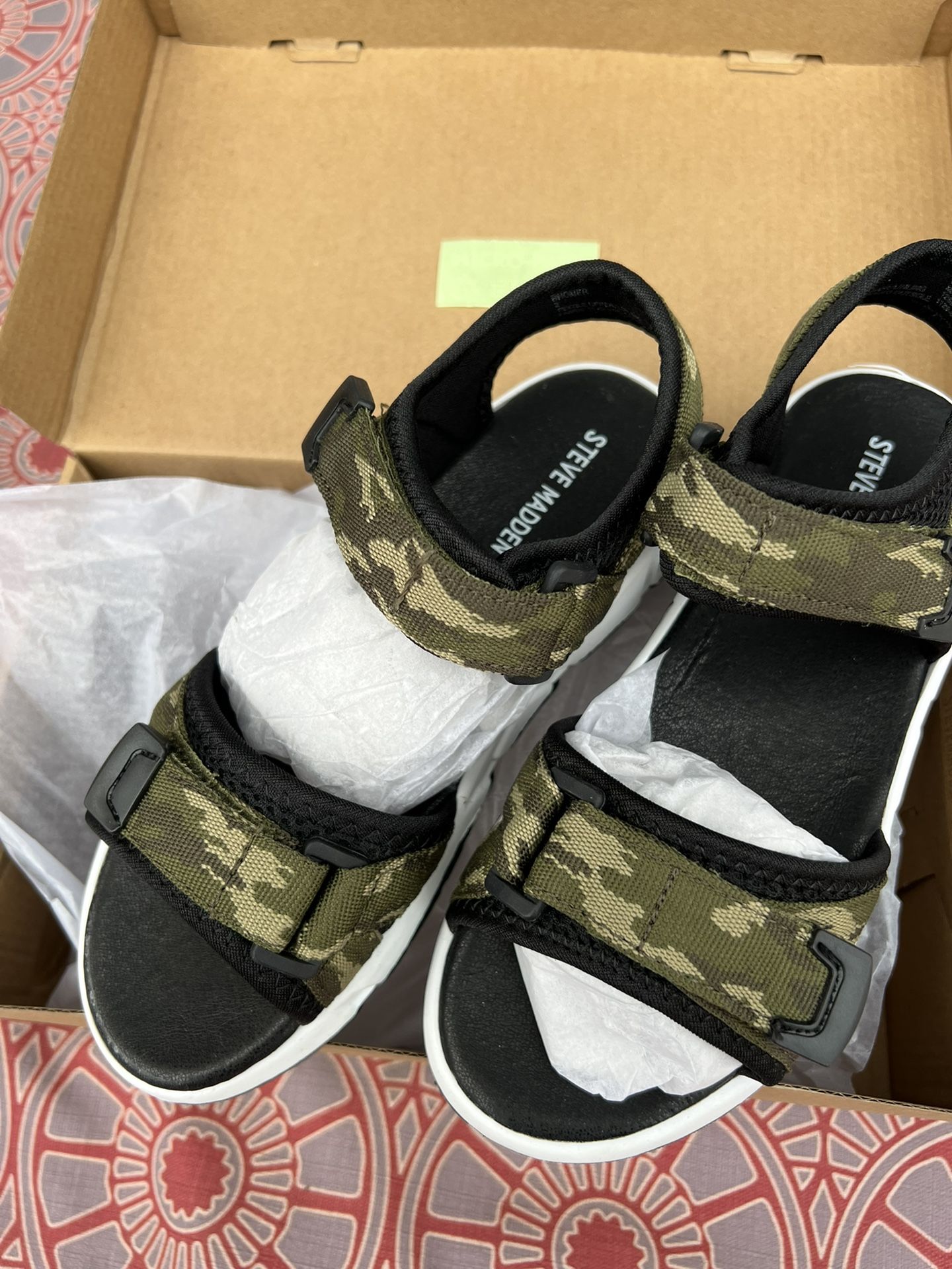 Steve Madden Girls Camo Sandals