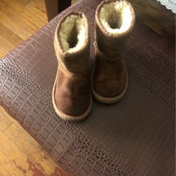 Toddler Ugg’s Size 8