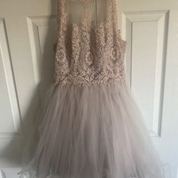 BEAUTIFUL  PARTY  DRESS  SIZE L 