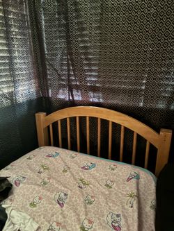 Twin size bed w/4-6  in. mattress