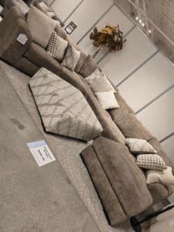 ✨️XL Sectional Sofas✨️ Furniture Queen Bedrooms, Dining Avail
