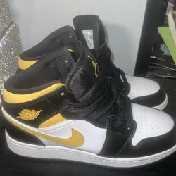 Jordan 1 Mids