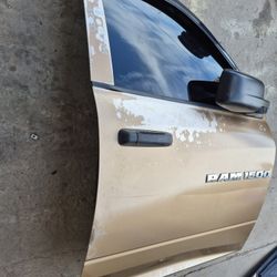 Dodge Ram 1500 Right Door Oem