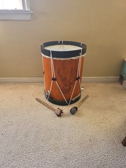 Bombo Profesional De Bolivia Con Estuche/Funda Y Base