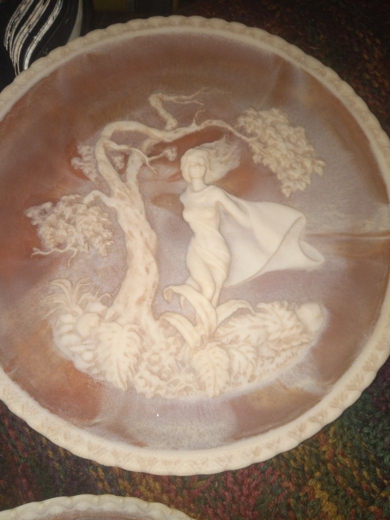 Limited Edition 3D Cameo Plates
