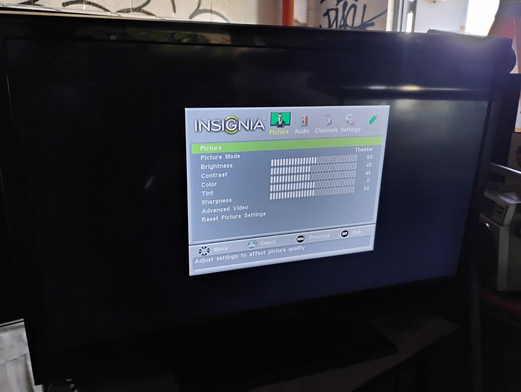 32inch Insignia LCD