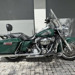 2013 Harley Davidson Road King Low Miles Adult Owned Garage Kept. Screaming Eagle Full Stage Two Dyno Tuned