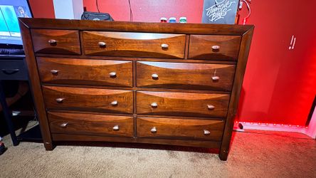 Dresser