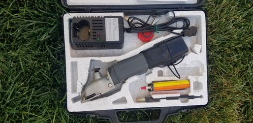 Andis Livestock / Horse "Cordless" Clippers