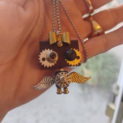 Retro Robots With Chain 