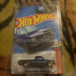 Hot Wheels 2025 Super Treasure Hunt  75 Datsun Sunny Truck