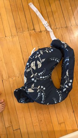 My breast friend nursing pillow (like new!)