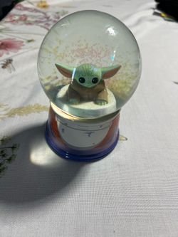 Star Wars The Mandalorian The Child Egg Pod 6" Snow Globe 6 inch